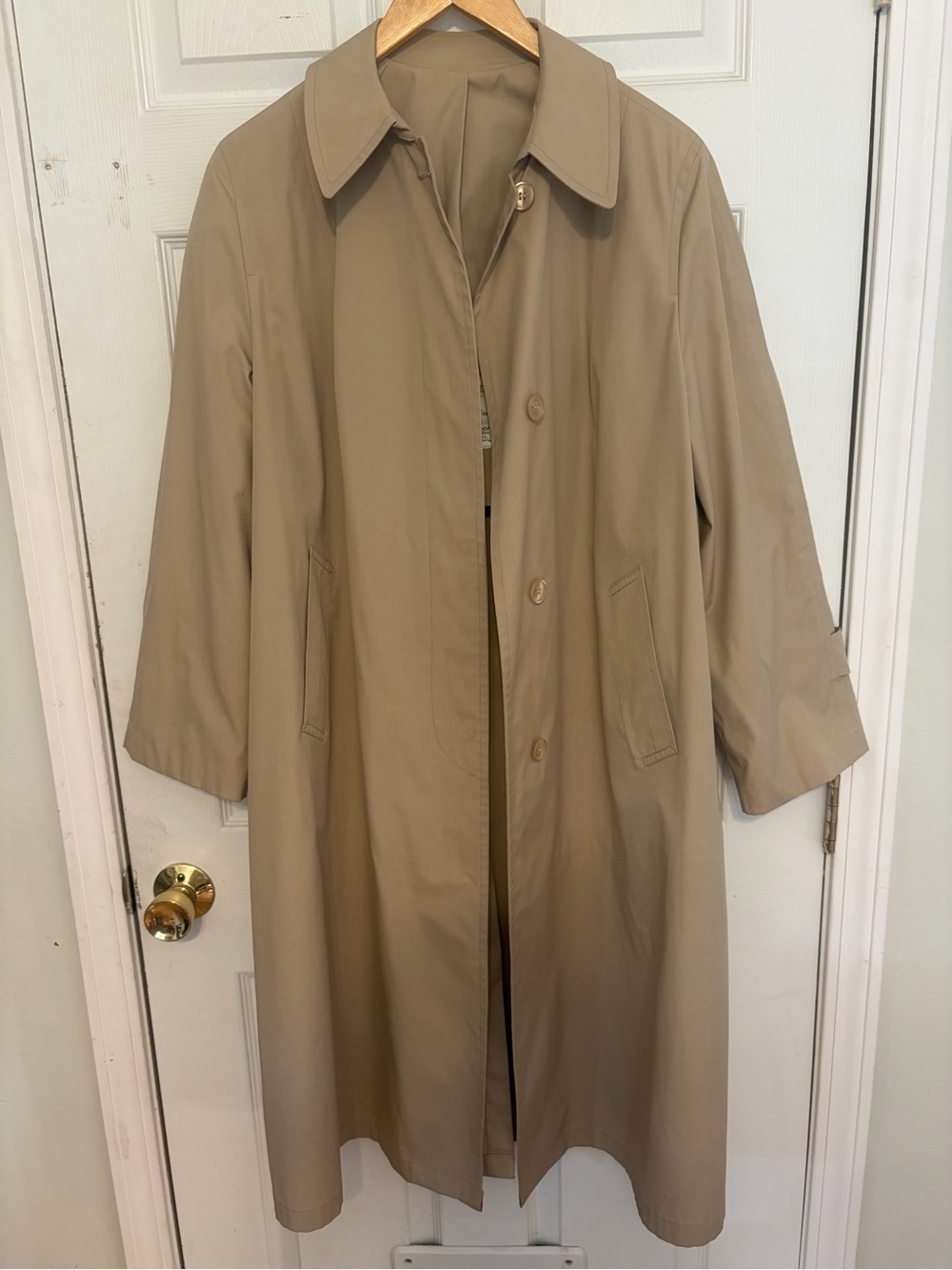 V classic vintage women’s 16P london fog raincoat tan classic coat dark academia